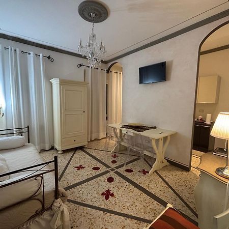 Palazzo Mari suite&rooms b&b Montevarchi Esterno foto